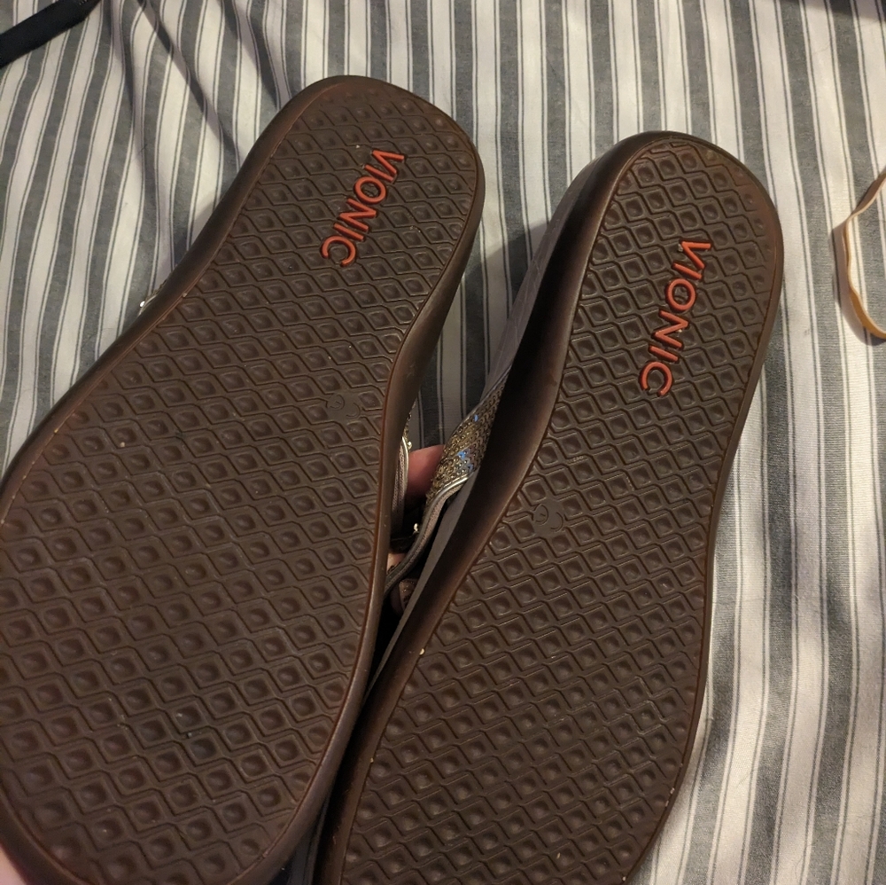 Vionic Size 10 Silver Sandals - image 4